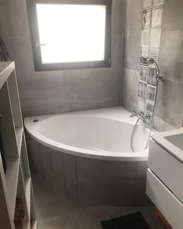 Nyaraló Tres Agreable Avec Piscine *